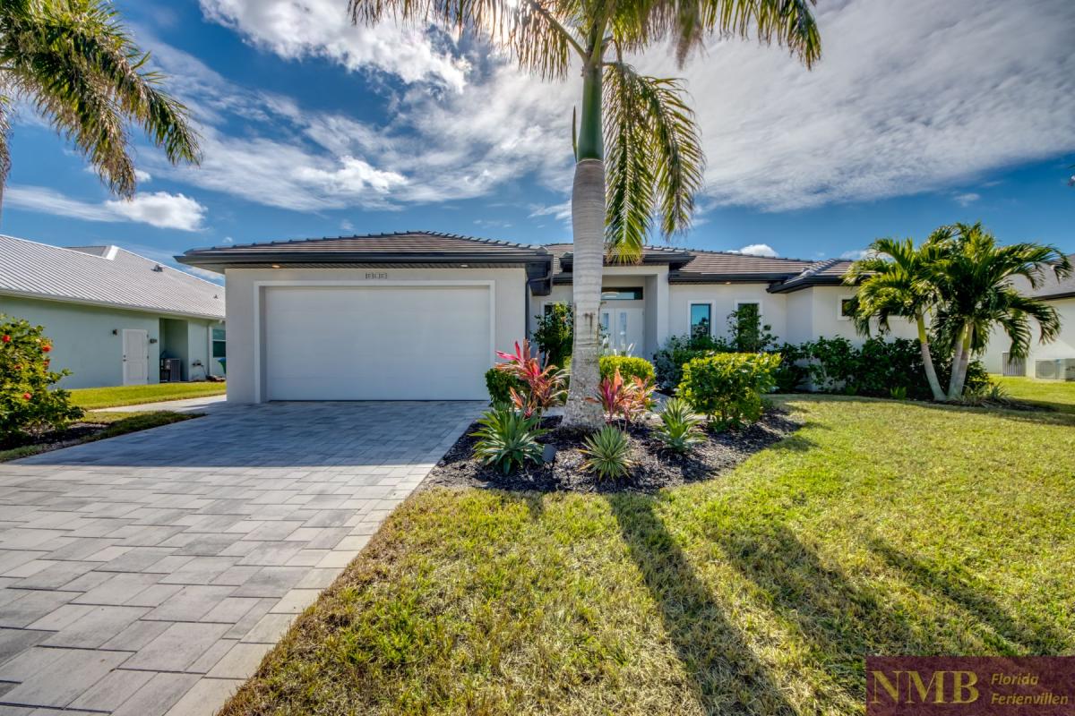 Ferienhaus-Cape-Coral-Sanisbar Breeze_2-Front-of-Villa